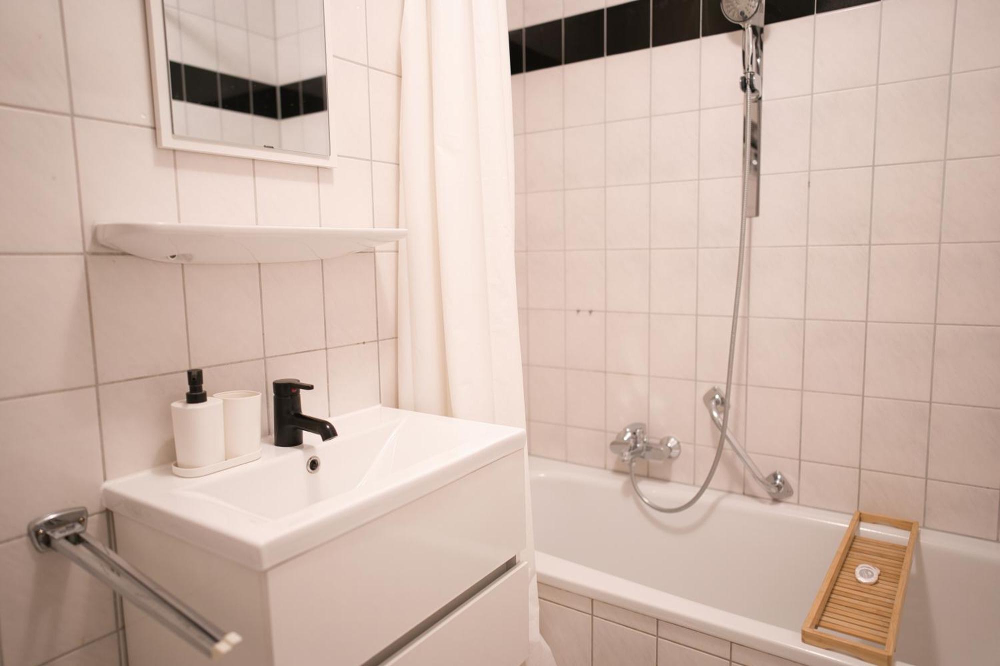 Moderne Ferienwohnung In Leimen Mit Balkon, Wehome Komfort Eksteriør bilde